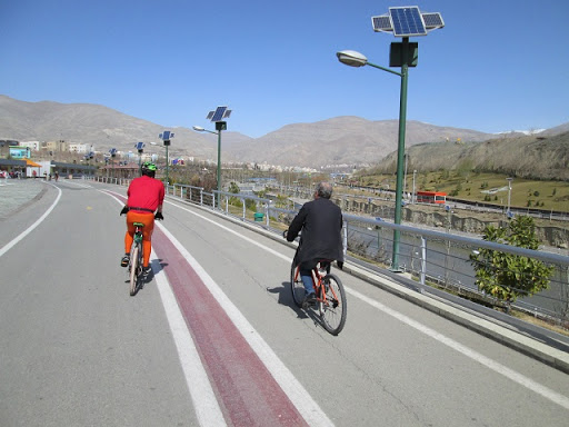 دوچرخه سواری در چیتگر 